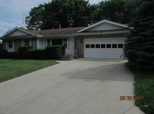 220 Timber Ln, Lake Geneva, WI 53147