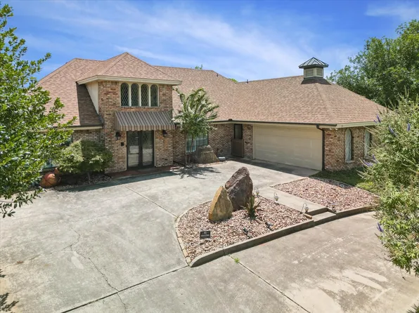 6512 Riviera Dr, North Richland Hills, TX 76180