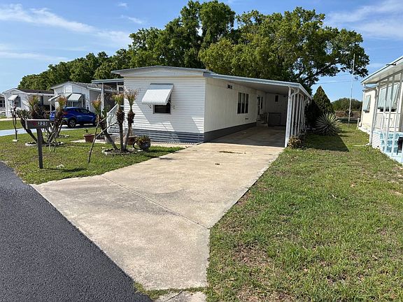 3rd image of 225 Greenhaven Rd W