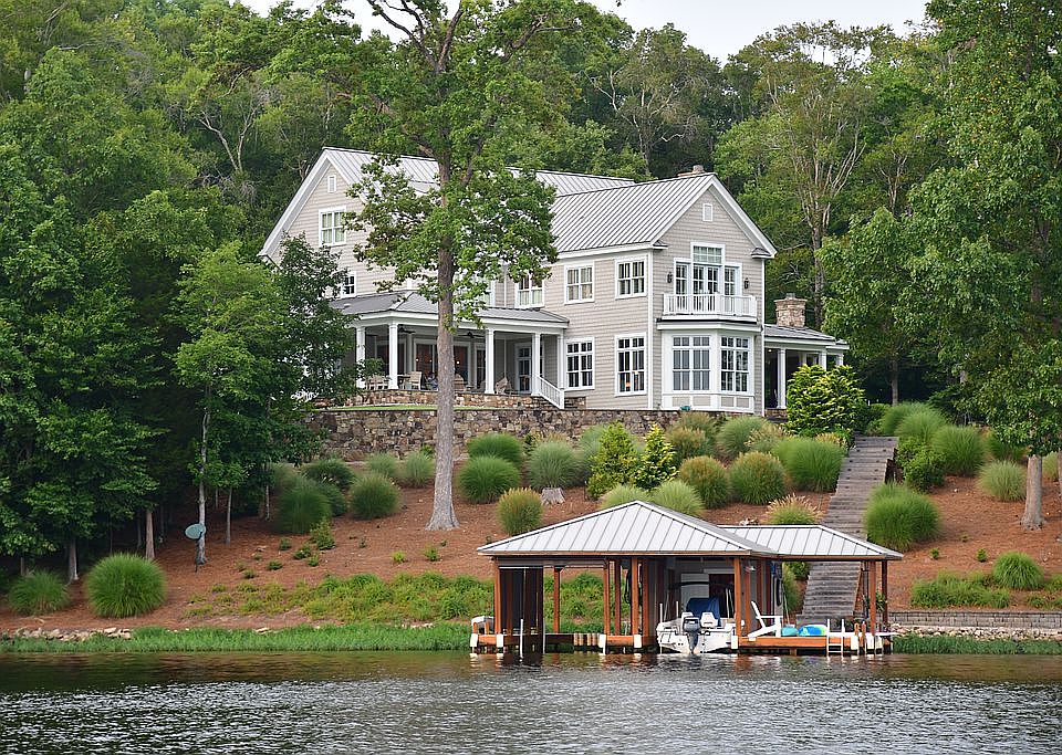 2nd image of 212 Beech Ridge Rd