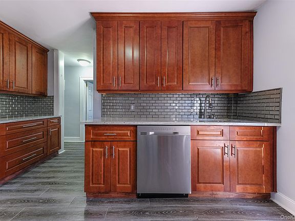 2nd image of 440 6th Ave #1