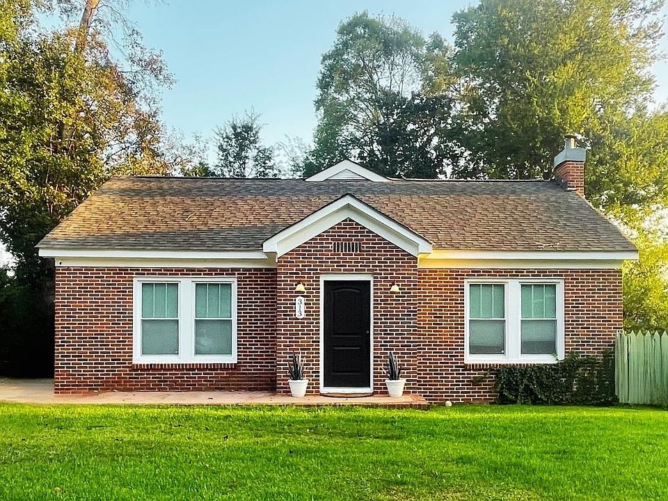 1st image of 313 Oglethorpe Way