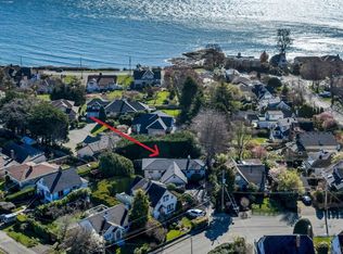 449 Victoria Ave, Oak Bay, BC V8S 4M7