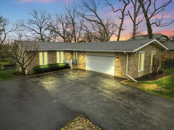 2437 E Lake Shore Dr, Crown Point, IN 46307