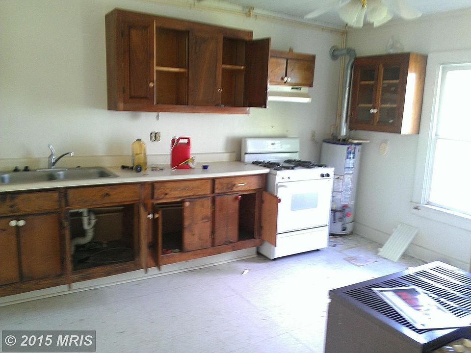 2nd image of 214 Vesper Ave