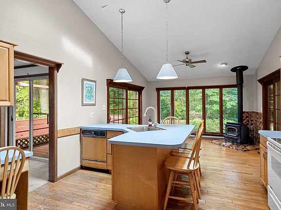 4th image of 169 Forge Rd