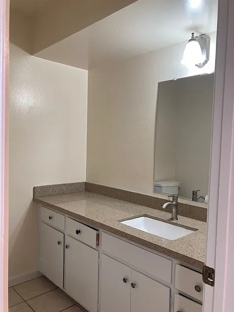2 bed, 1.5 bath, 1080 sqft, $3,200 — Photo 4