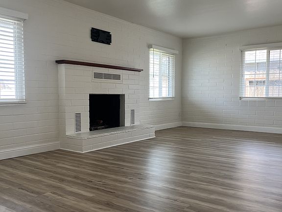 3rd image of 608 Bird St