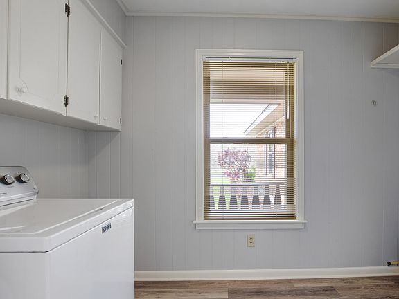 5th image of 504 Broadmoor Blvd