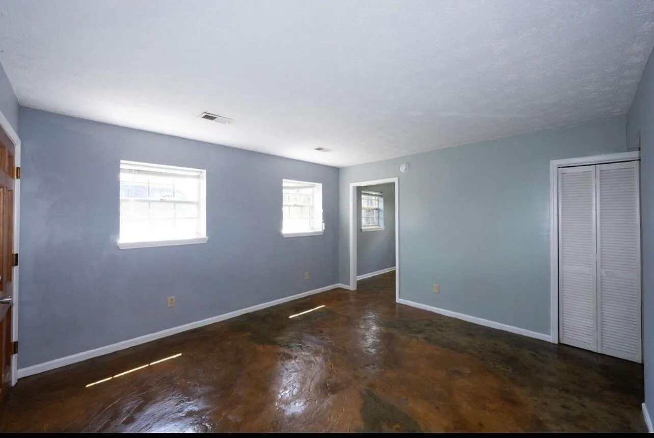 1 bed, 1.0 bath, $925 — Photo 3