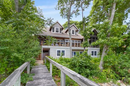  Dock Walkway to house