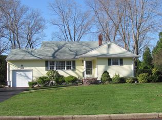 47 Chestnut Ridge Rd, Holmdel, NJ 07733