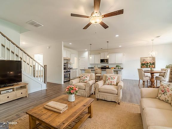 4th image of 1548 Ridgewood Ct