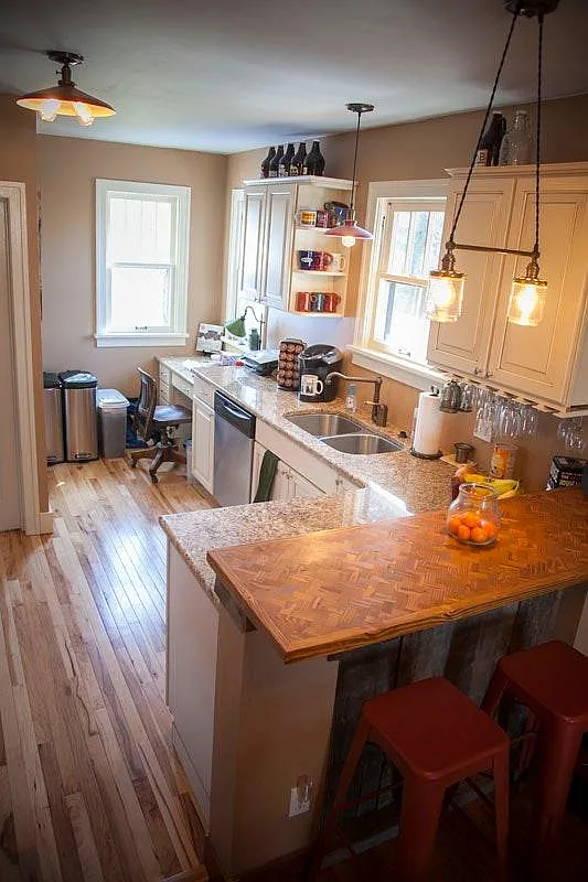 Granite Counters, Soft Close Cabinets, Stainless Steel Appliances. - 2670 S Franklin St