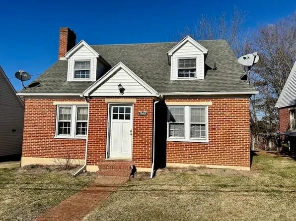 1613 Paige St, Staunton, VA 24401
