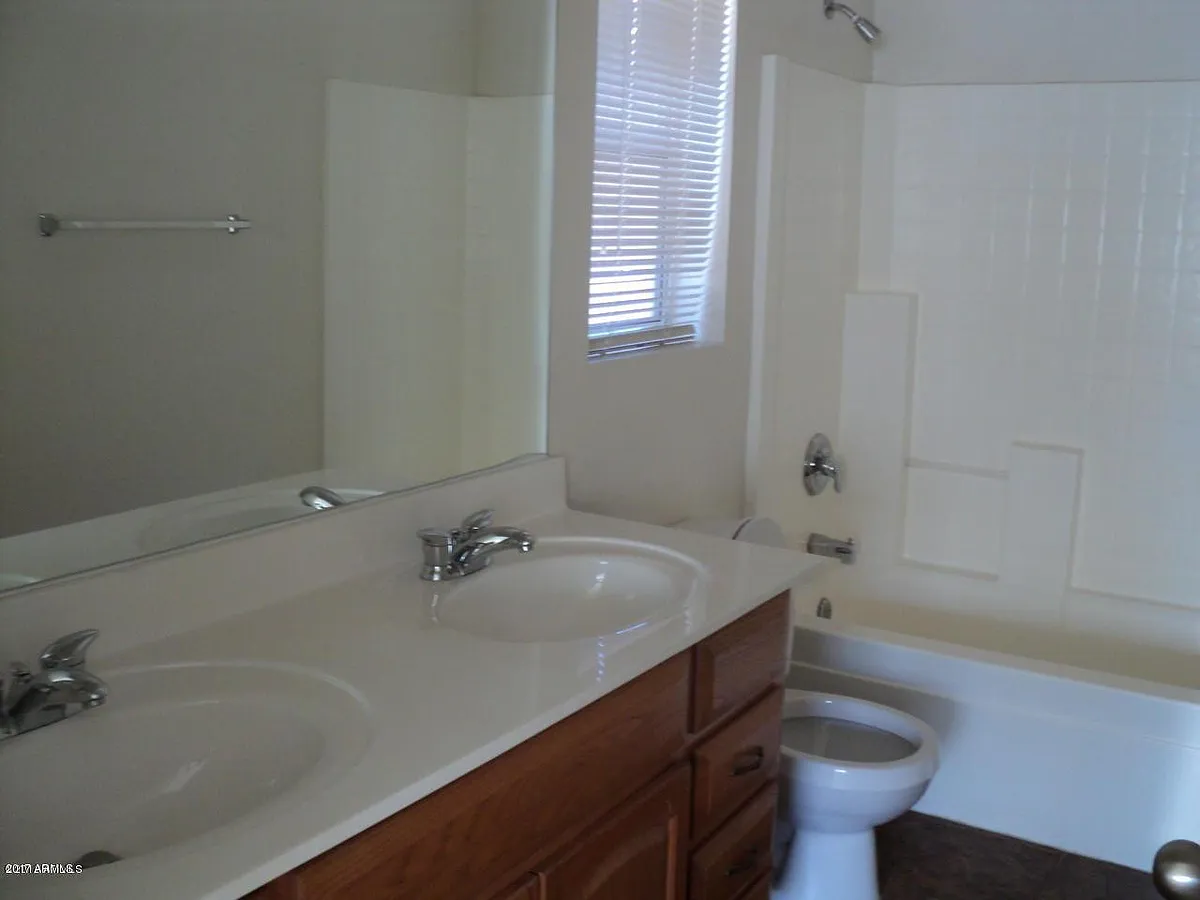 Building Photo - 11549 W Cheryl Dr