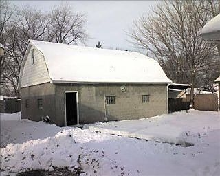 3rd image of 17946 Locust St