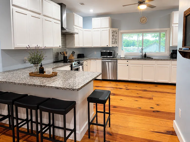 107 S Lake Dr — Photo 13