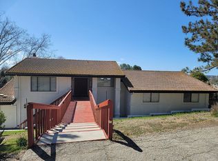 1048 Vista Grande St, Paso Robles, CA 93446