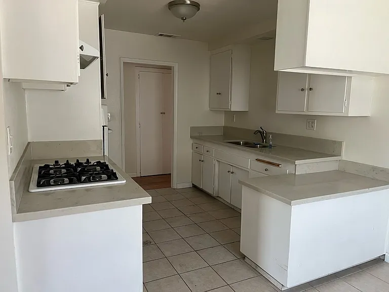 1015 S Marguerita Ave #1 — Photo 7
