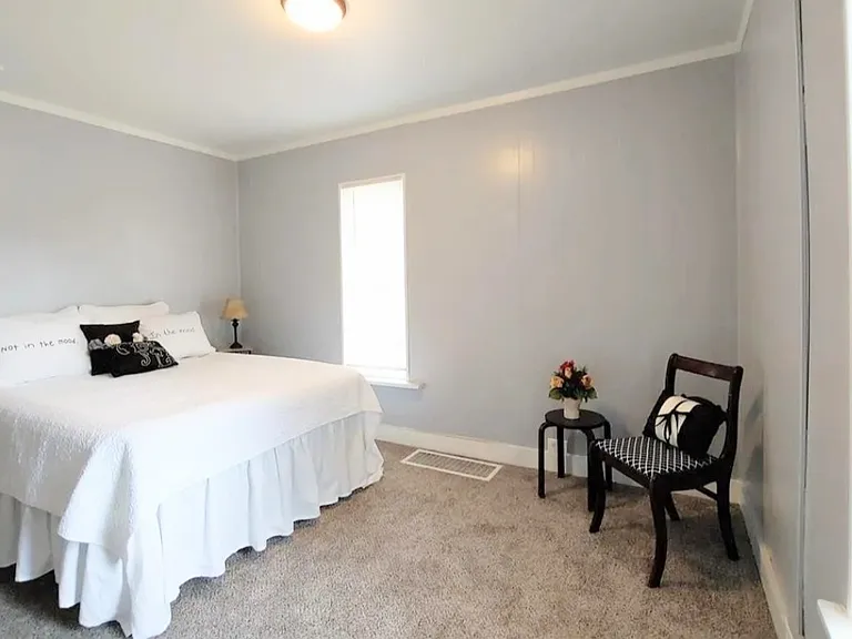 629 E Maple St — Photo 17