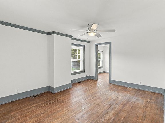 5th image of 121 Branch Rd