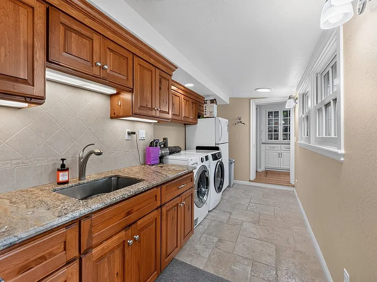 145 Las Vegas Rd — Photo 37