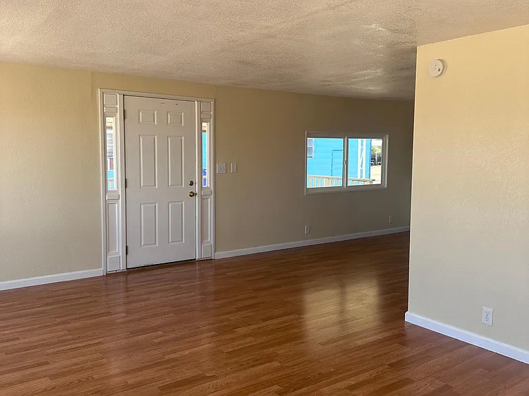 1554 N Guam St #7 — Photo 8