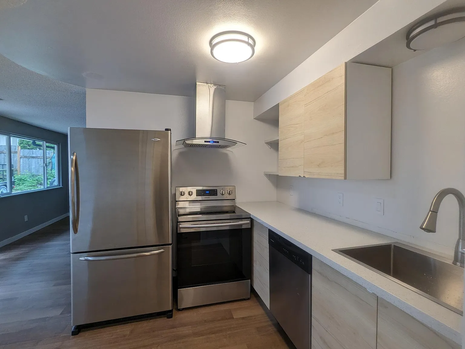 2 bed, 800 sqft, $1,500 — Photo 3