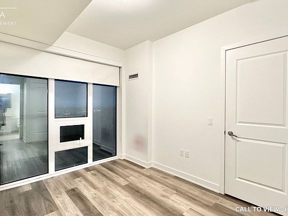 4th image of 4655 Metcalfe Ave #1006