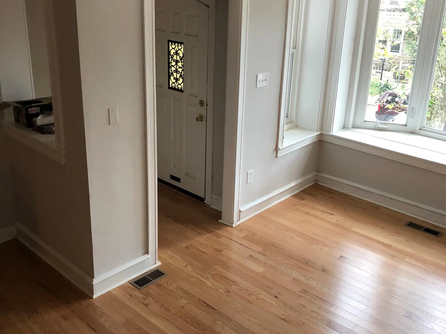 5751 Woodcrest Ave — Photo 3