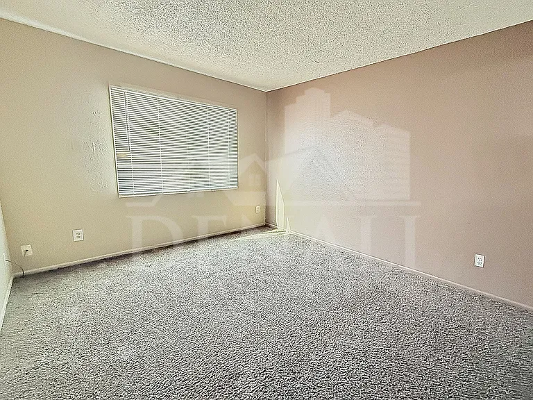 4514 E Riverside St — Photo 8