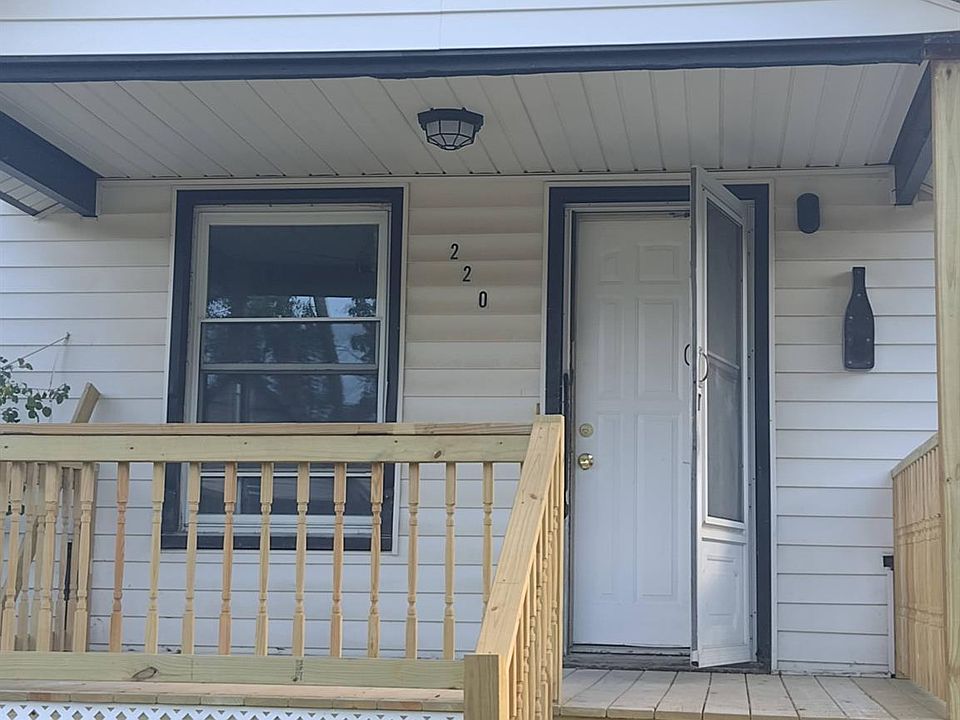 1st image of 220 E Wilson Ave