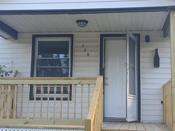 220 E Wilson Ave, Pontiac, MI 48341