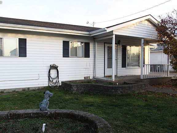 2nd image of 990 SE 13th Ave