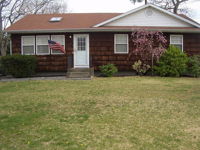 1st image of 9 Breston Dr W