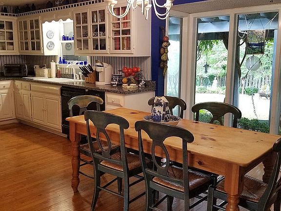 Breakfast room/Kitchen