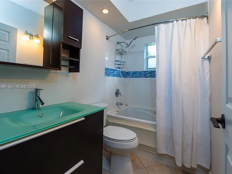 5490 SW 57th Ave — Photo 9