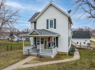 1008 E 2nd St, Anamosa, IA 52205