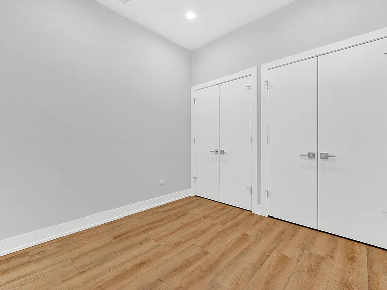 2928 W Medill Ave #409 — Photo 11
