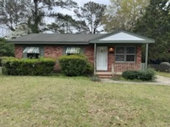 1109 Chesterfield Dr, Fayetteville, NC 28305