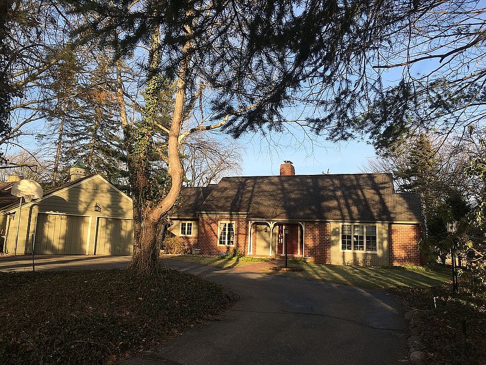 1st image of 3839 S Big Spring Dr SW