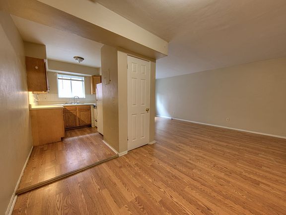 4th image of 3508-10 Russell Ave #6