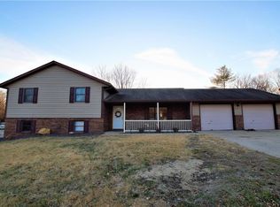 951 Weathervane Ln, Troy, IL 62294