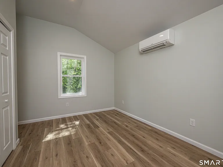 115 Shore Dr — Photo 11