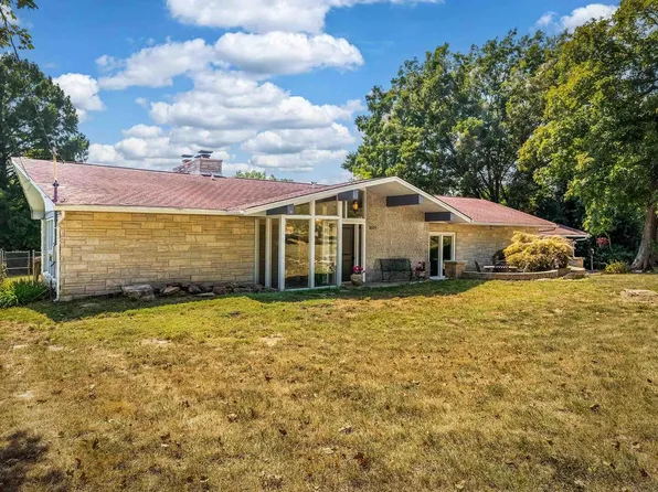 1609 Tina Dr, Murphysboro, IL 62966