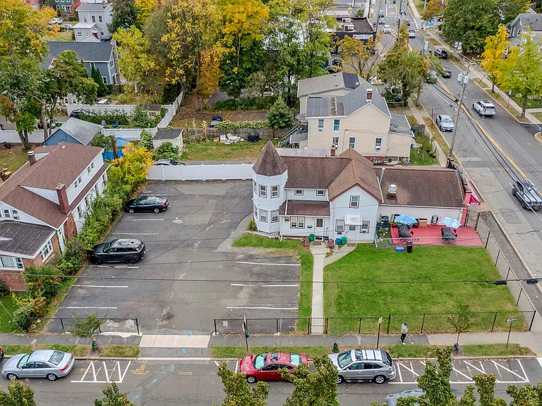 169 Sickles Ave — Photo 3