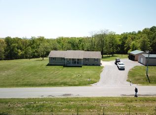 60 Gullet Ridge Rd, Golconda, IL 62938