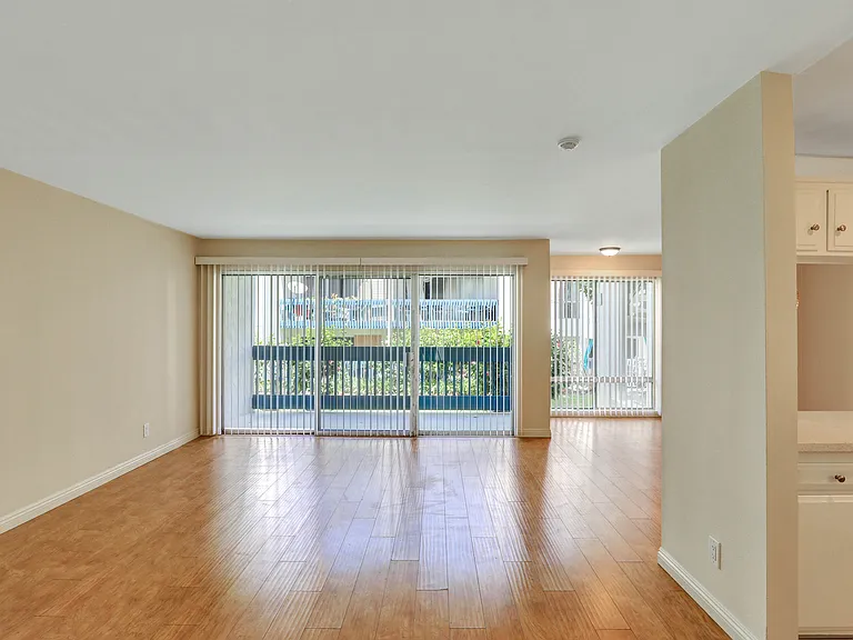 611 S Prospect Ave #102 — Photo 7
