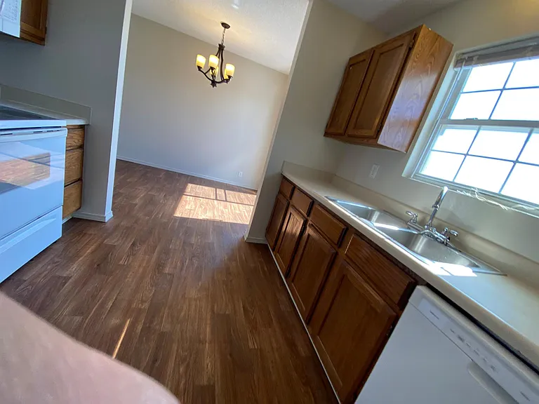 4457 S Dodge Ave — Photo 9